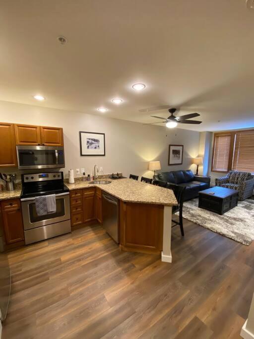 Ski-In/Ski-Out Zephyr 1 Bedroom Condo وينتر بارك المظهر الخارجي الصورة