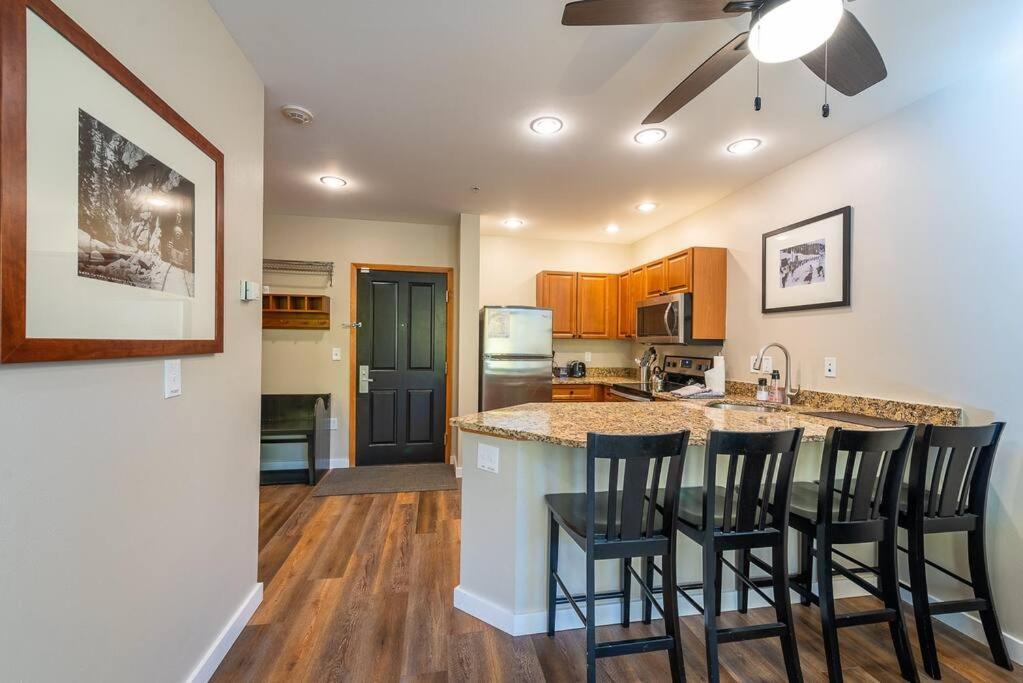 Ski-In/Ski-Out Zephyr 1 Bedroom Condo وينتر بارك المظهر الخارجي الصورة